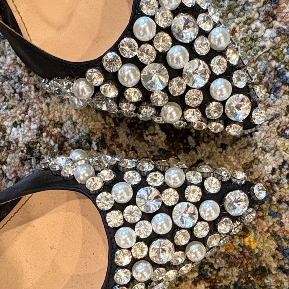 Elegant Black Heels with Crystal and Pearl Accents - Picture 6 of 6